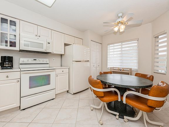 5th image of 5749 Gemstone Court #401