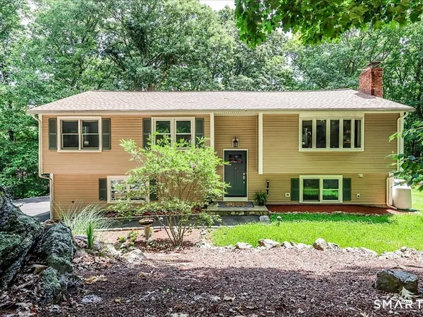 23 Cedar Hill Road, Newtown, CT 06470