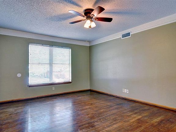 5th image of 4945 Stadium Dr