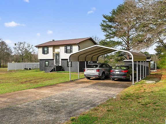 2nd image of 1024 Russell Dr