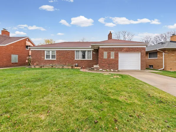 21831 Edgewood St, Saint Clair Shores, MI 48080