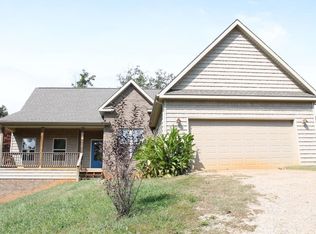 948 Chestnut Grove Rd, Dandridge, TN 37725