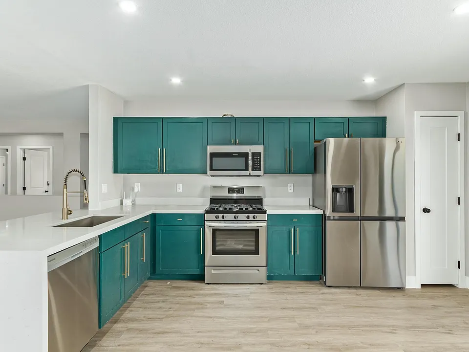 3811 S Oxley