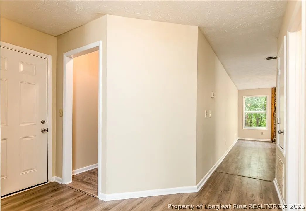 3 bed, 2.0 bath, 1208 sqft, $1,300 — Photo 3