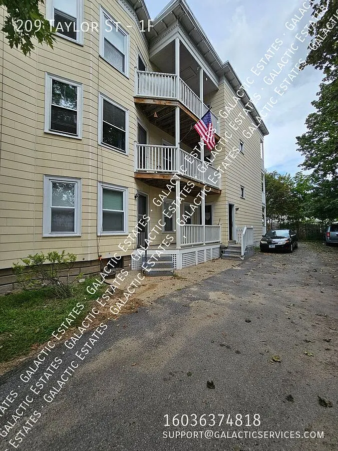 All Utilities Included 2 bed 1 bath East Side Neighborhood Apartment — Photo 3