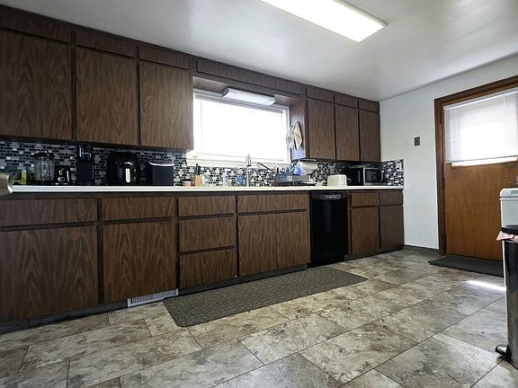 3rd image of 5630 N 50th St