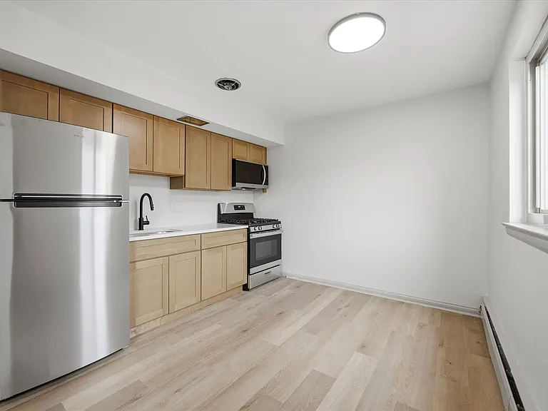 Melrose Apartments — Photo 20