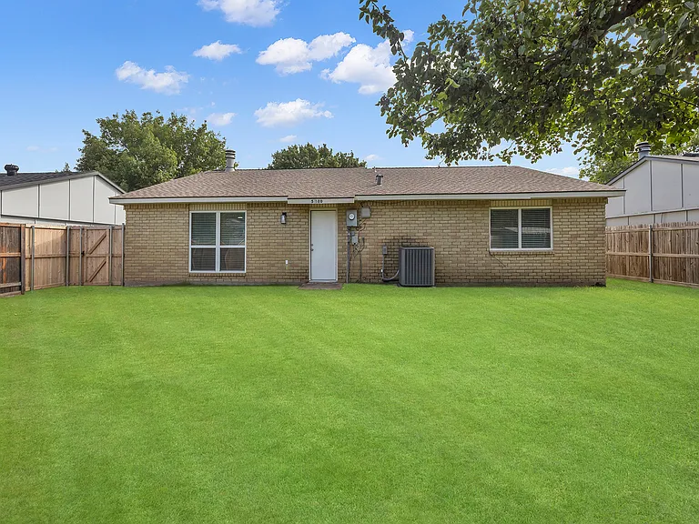 5440 Slay Dr — Photo 17