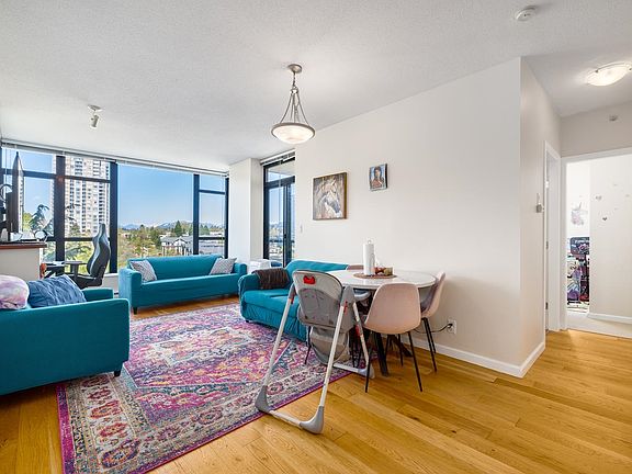3rd image of 15 E Royal Ave #1105
