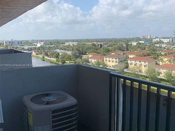 4th image of 2075 NE 164th St #1014X