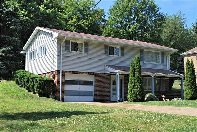 1364 Lincoln Dr photo 1