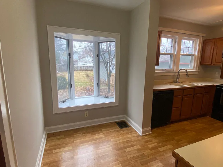 480 Brevoort Rd — Photo 8