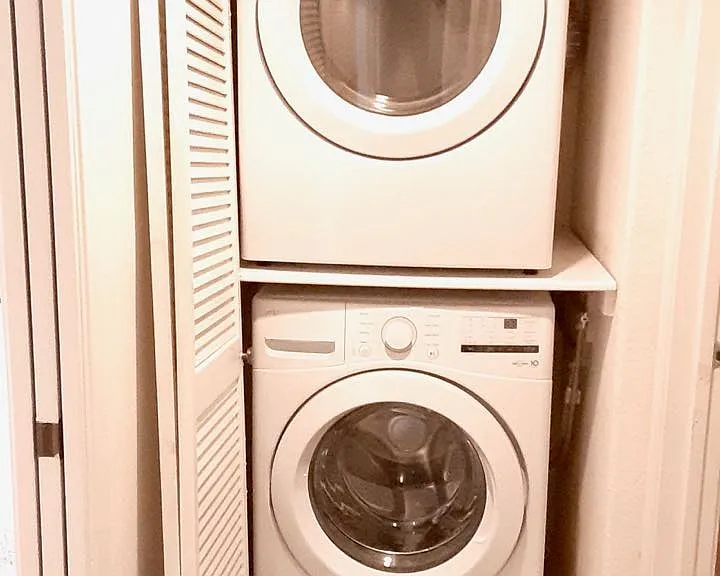 Portofino Place Apartments — Photo 19