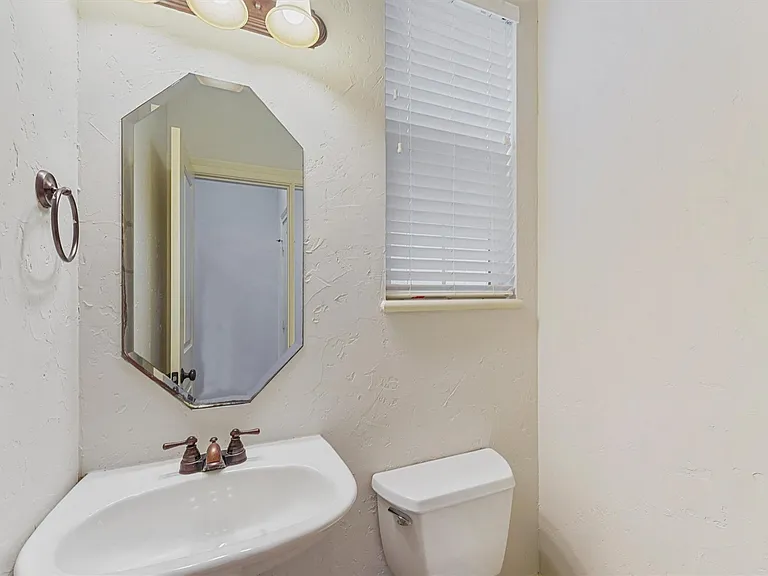 2418 Ralph St #A — Photo 17