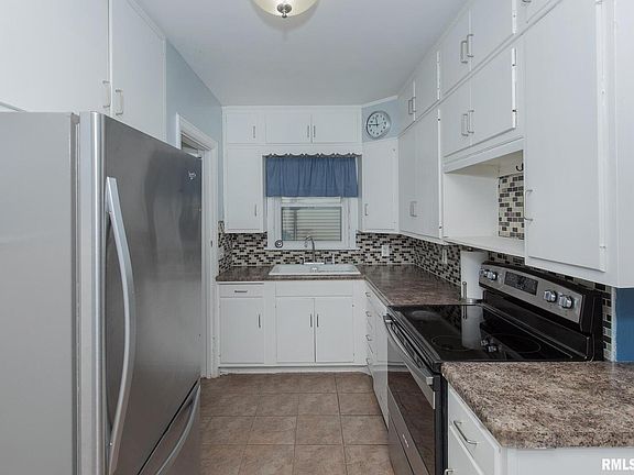 4th image of 2413 Lillie Ave