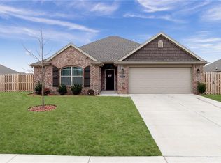 502 W Laurel Ave, Rogers, AR 72758