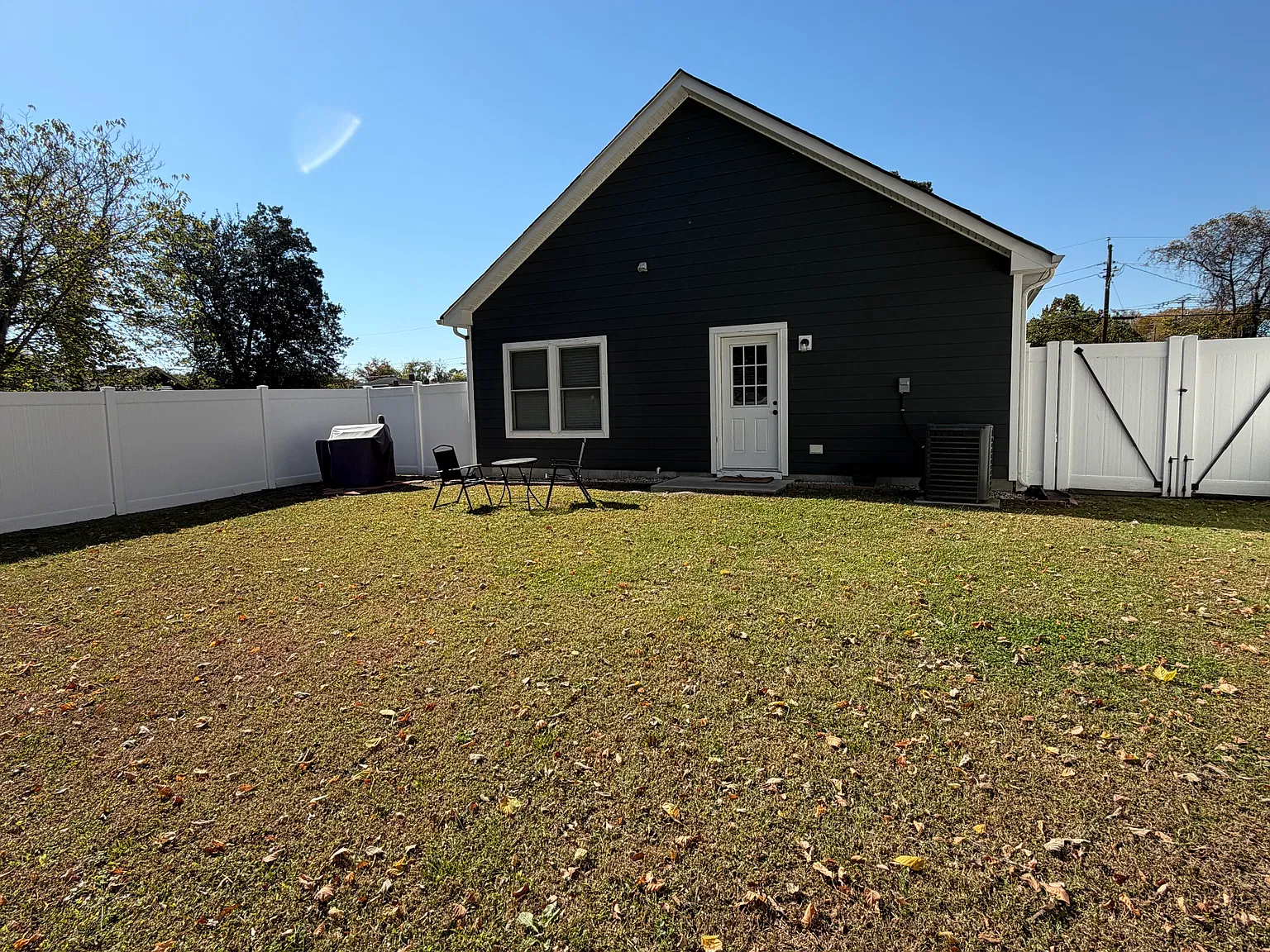 219 S Jones St — Photo 2