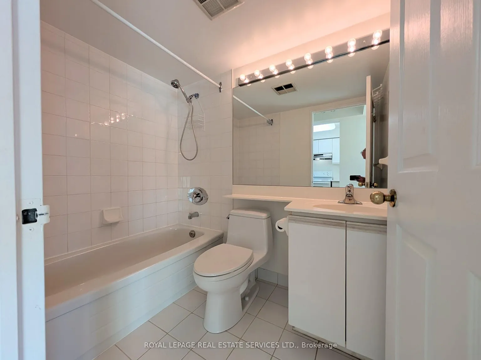 Studio, $2,395 — Photo 4