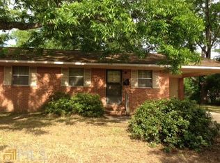325 N Lewis St, Metter, GA 30439