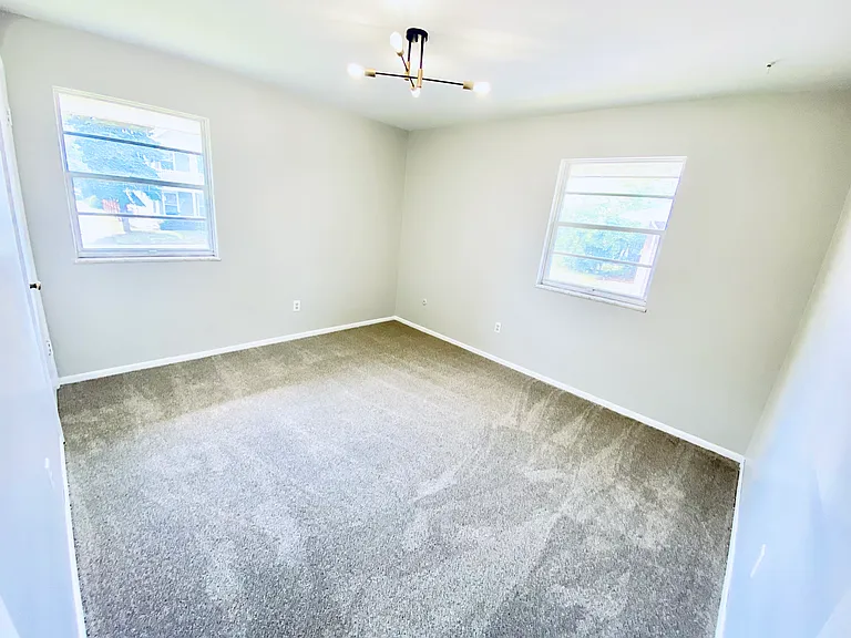 1543 Glenn Ave — Photo 13