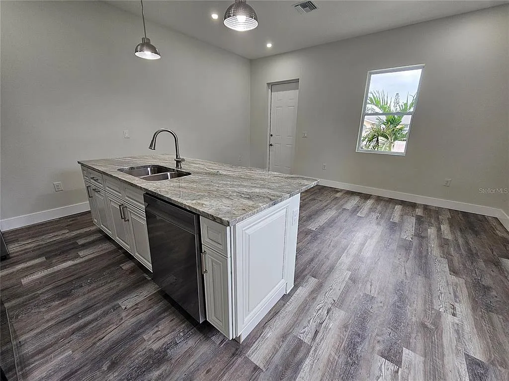 1 bed, 1.0 bath, 660 sqft, $1,500 — Photo 3