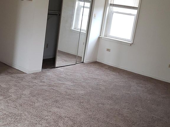 2nd image of 3018 N Clybourn Ave #2R