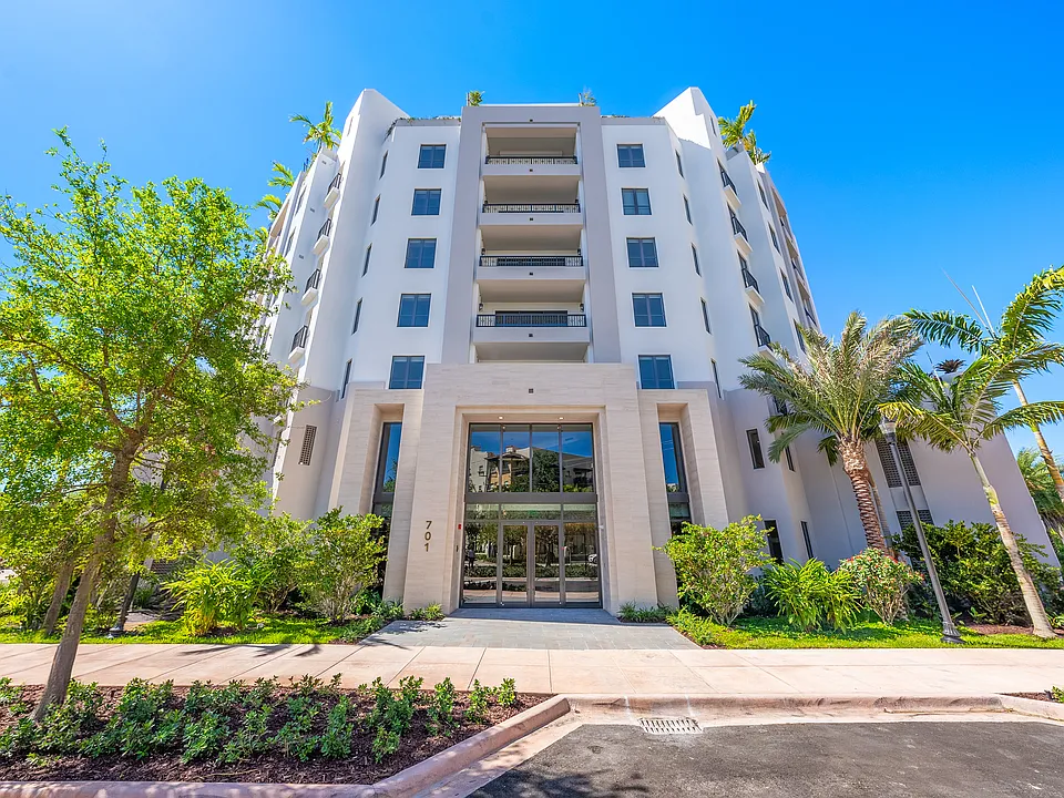 701 VALENCIA
