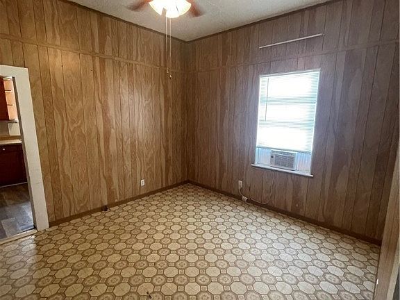 3rd image of 217 Elizabeth St