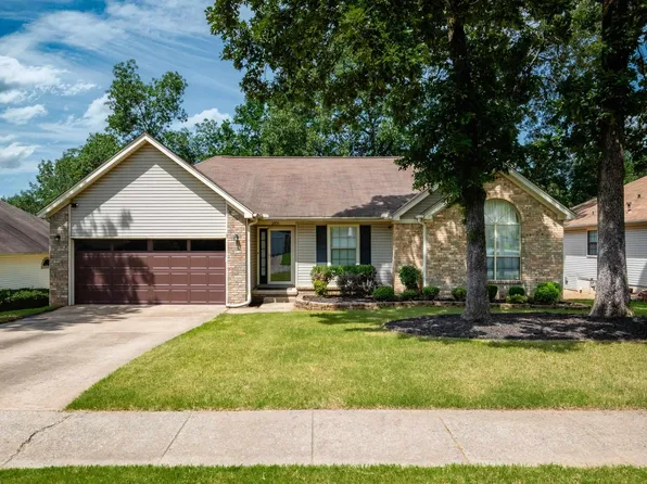 1806 Point West Dr, Little Rock, AR 72211