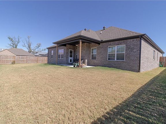 2nd image of 1137 Laux Ln