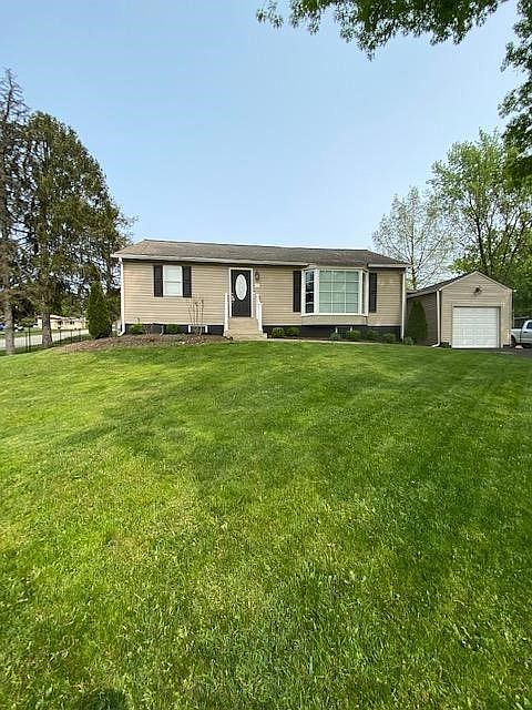 1st image of 203 Crescent Dr