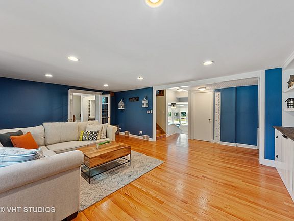 5th image of 1104 Margret St