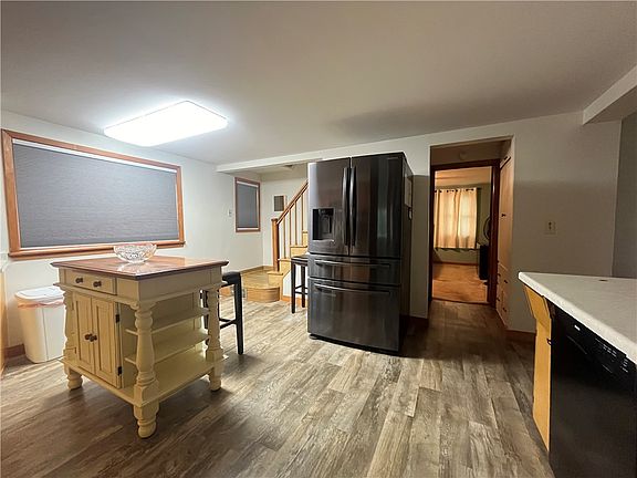 4th image of 717 4th Street