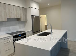 3699 Capozzi Rd #406, Kelowna, BC V1W 3L2
