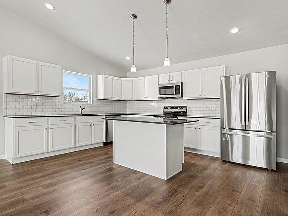 3rd image of 15952 Stevenson St