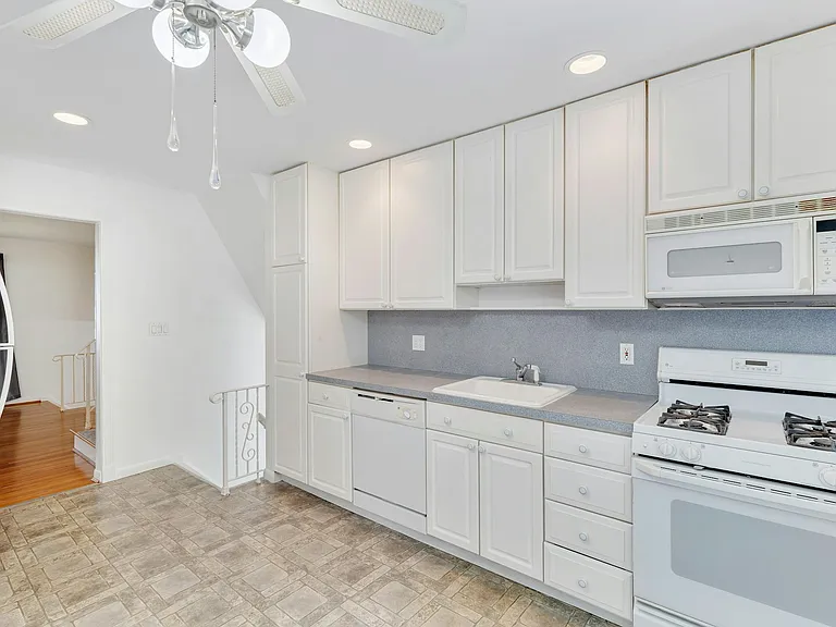 516 Knickerbocker Rd — Photo 14