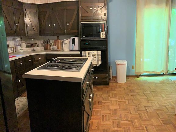 3rd image of 332 Howard Dr