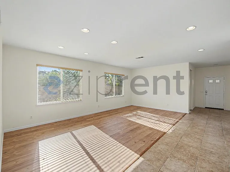 25014 Oliver Way — Photo 15