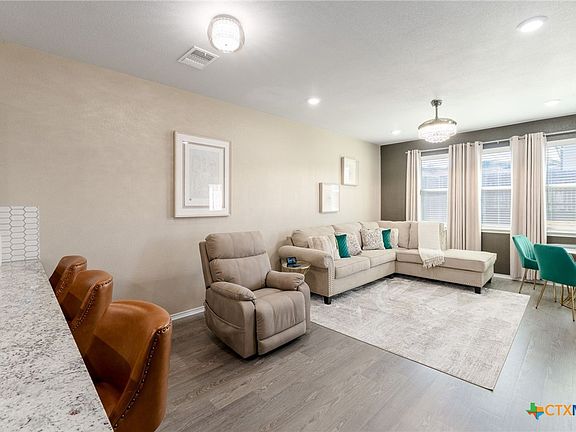 3rd image of 202 Green Valley Dr