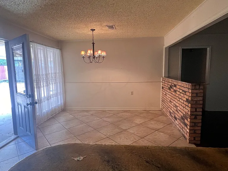 325 Lakeridge Trl — Photo 4