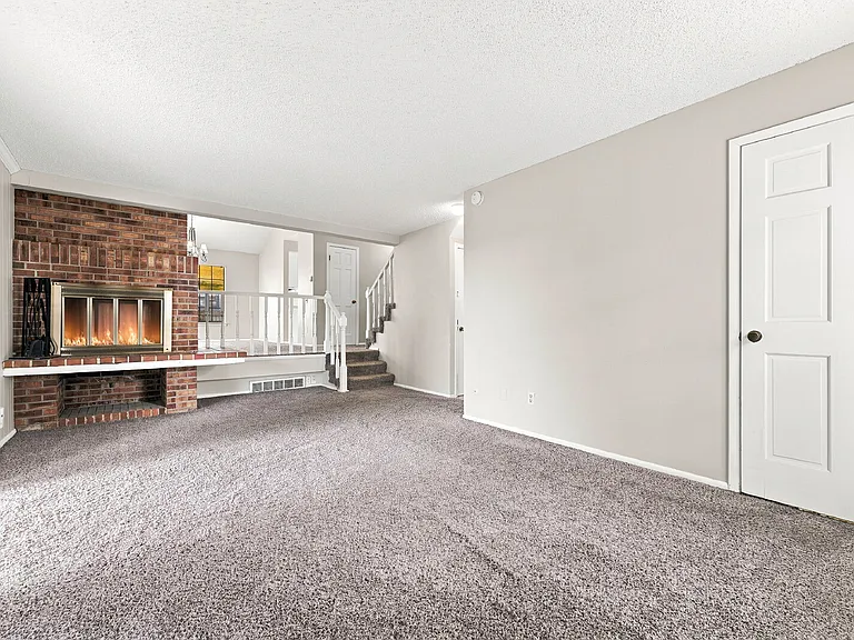 7986 S Vincennes Way — Photo 12