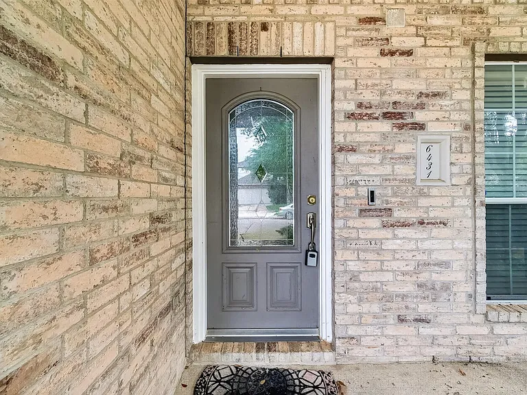6431 Applewood Forest Dr — Photo 4