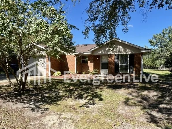 105 Morning Song Ct, Raeford, NC 28376