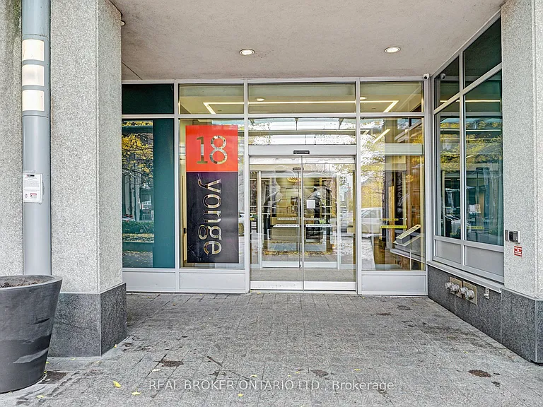 18 Yonge St #1013 — Photo 17