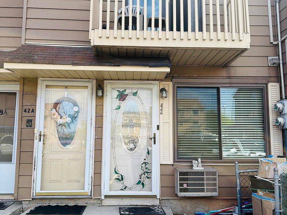 1st image of 42 Daffodil Ln