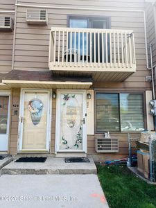 42 Daffodil Ln, Staten Island, NY, 10314