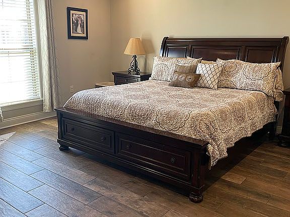 4th image of 170 Gainsville Dr