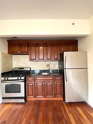 5th image of 2205 3rd Ave APT 10E