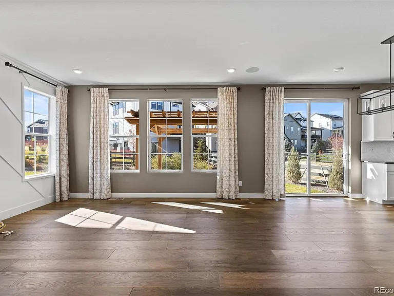 1694 Stable View Dr — Photo 2