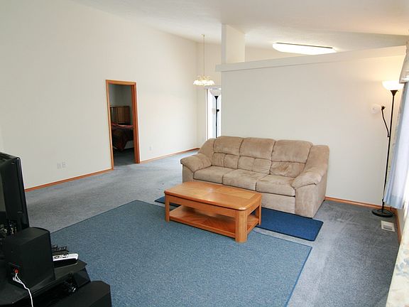 4th image of 725 E Tara Lee Ave